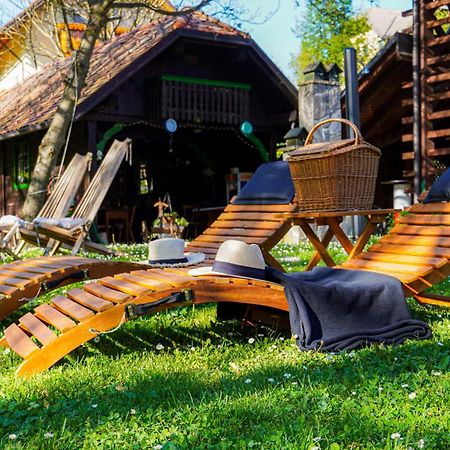 Resort Pod Orehi - Bled - Apartma & Glamping & Savna المظهر الخارجي الصورة