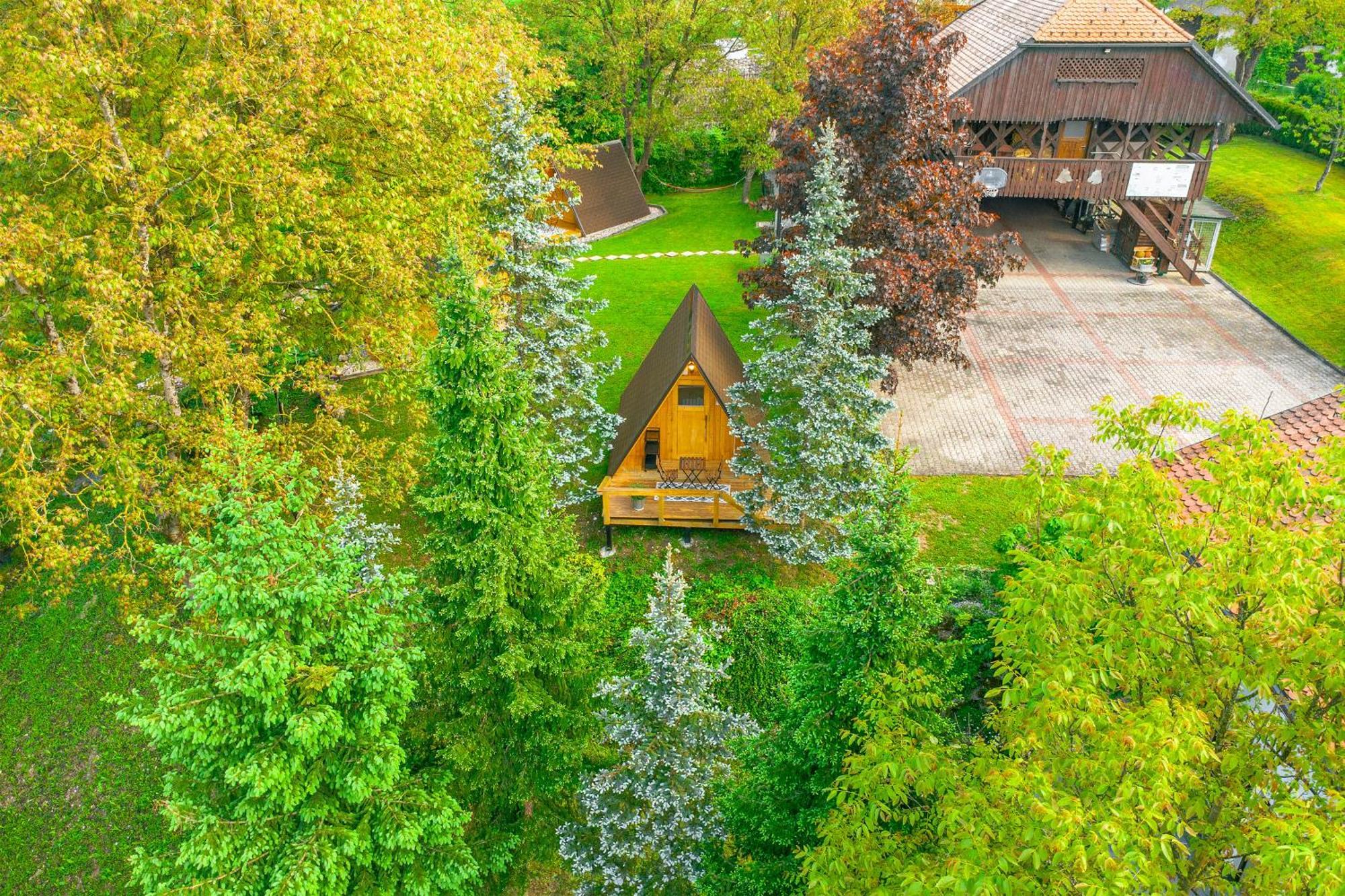Resort Pod Orehi - Bled - Apartma & Glamping & Savna المظهر الخارجي الصورة