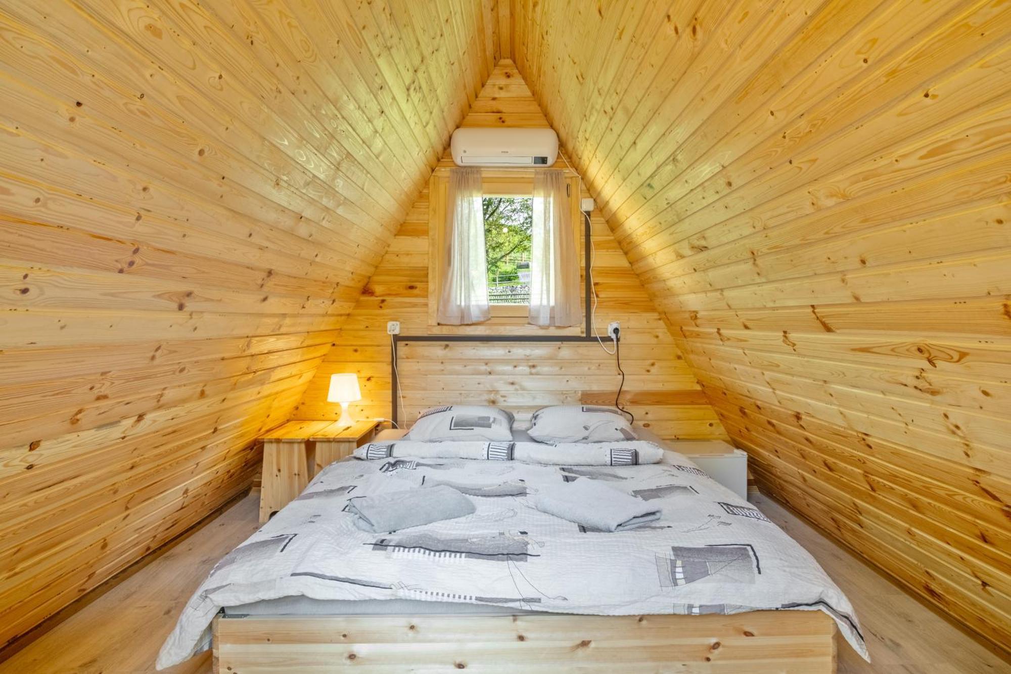 Resort Pod Orehi - Bled - Apartma & Glamping & Savna المظهر الخارجي الصورة