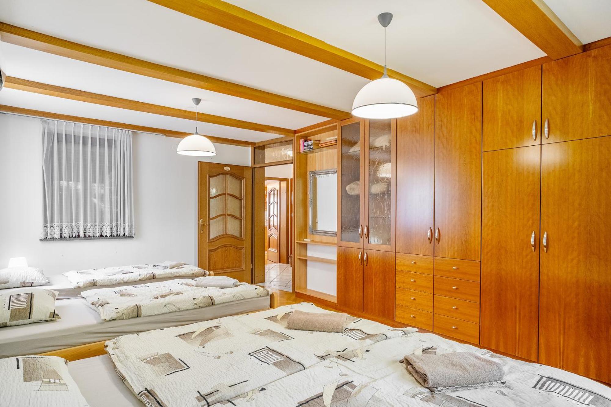 Resort Pod Orehi - Bled - Apartma & Glamping & Savna الغرفة الصورة