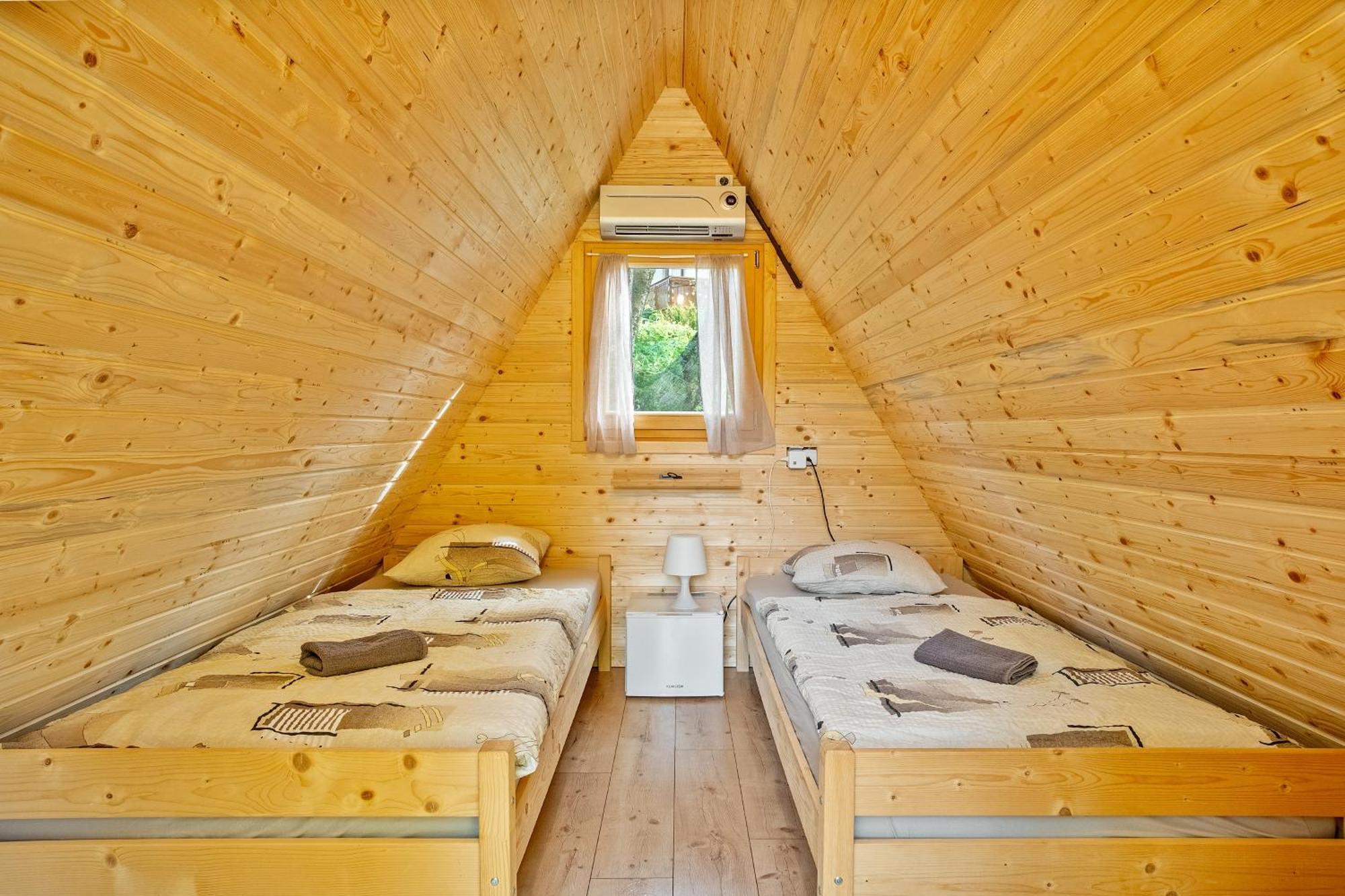 Resort Pod Orehi - Bled - Apartma & Glamping & Savna المظهر الخارجي الصورة